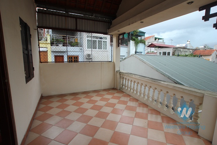 Cheap house for rent in Dang Thai Mai st, Tay Ho, Ha noi